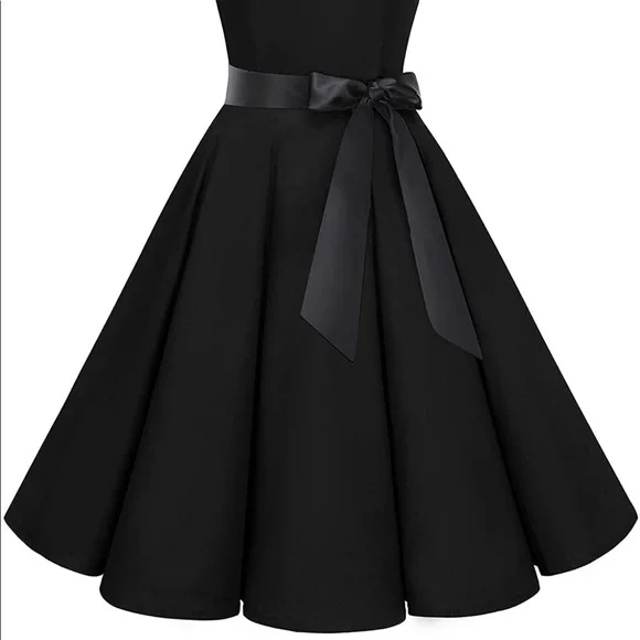 Black lace swing dress with satin belt - Picture 5 of 5